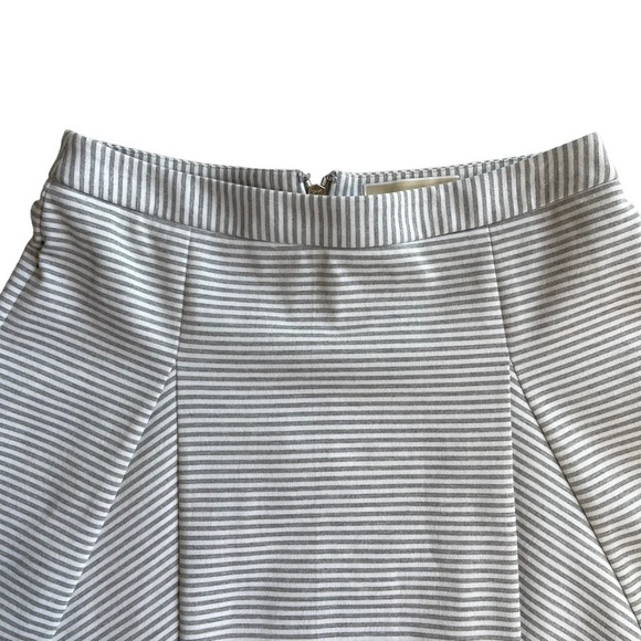 Michael Michael Kors Women’s size 2 Gray Striped A-Line Flare Mini Skirt - Picture 5 of 9